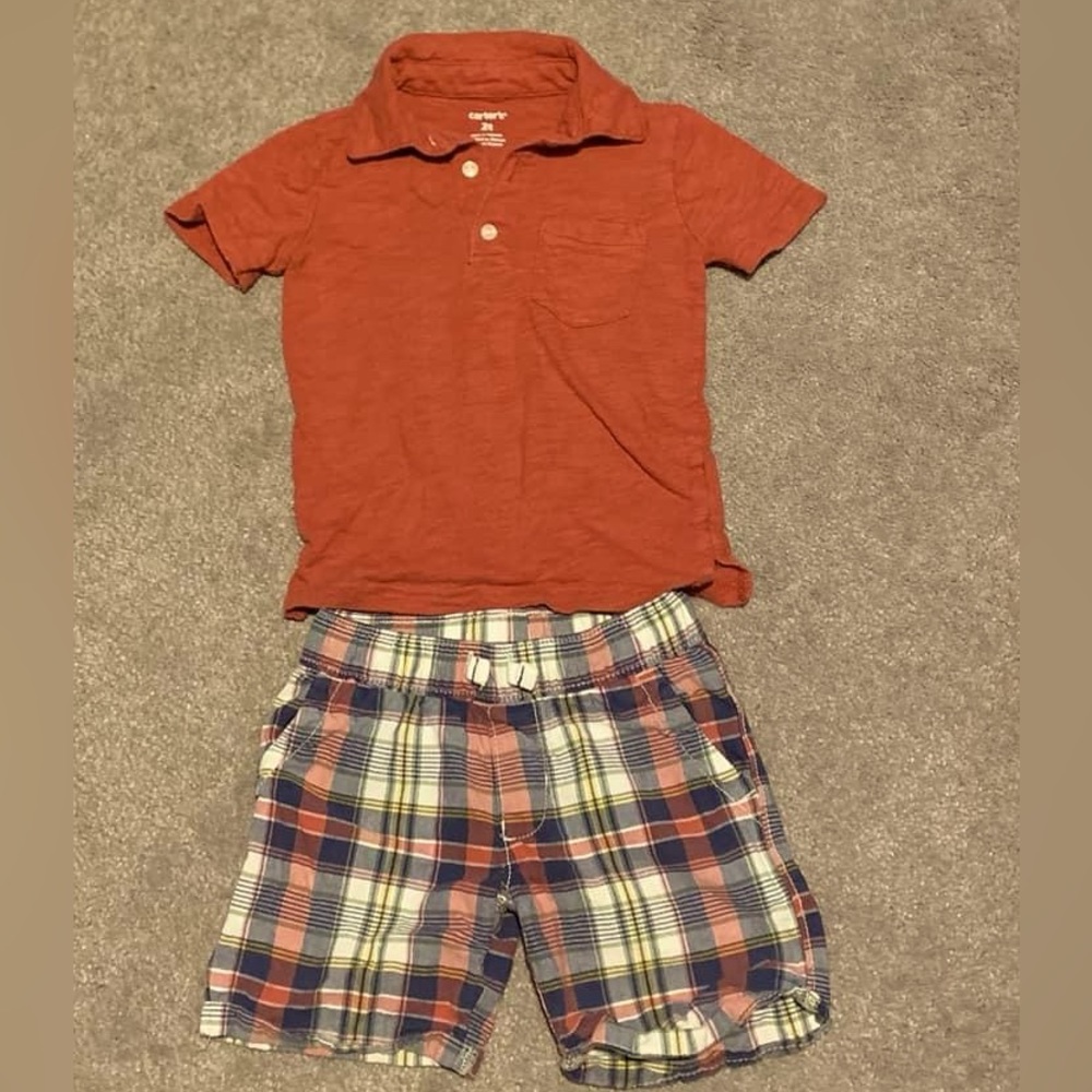 Carters 2t baby boy shorts with short sleeve polo shirt set outfit. Like new!